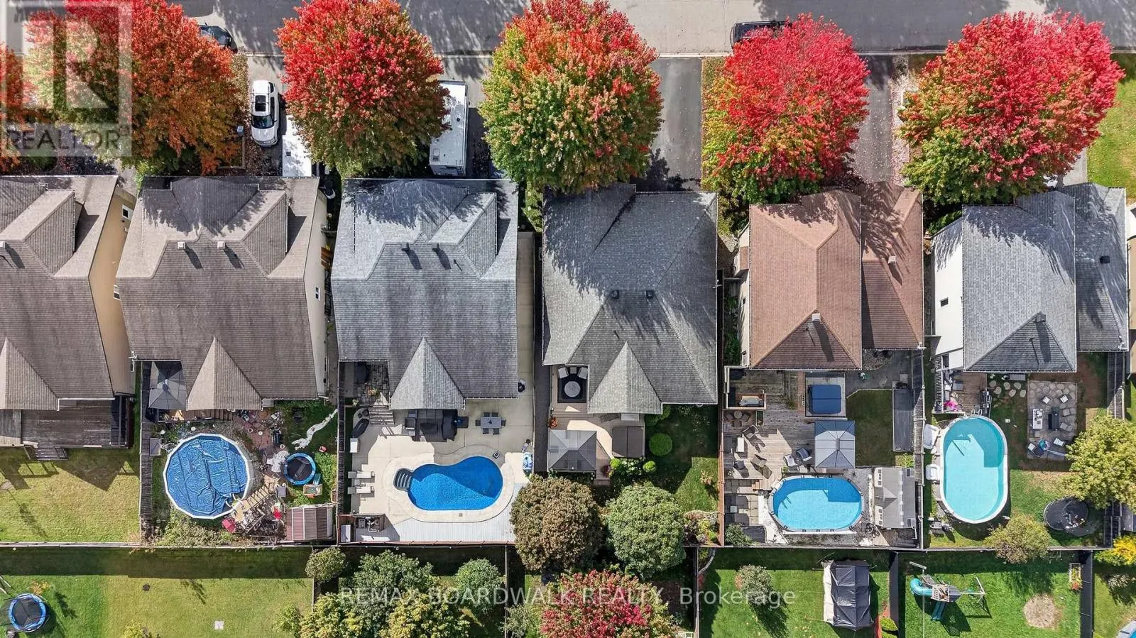 35 HONORE CRESCENT