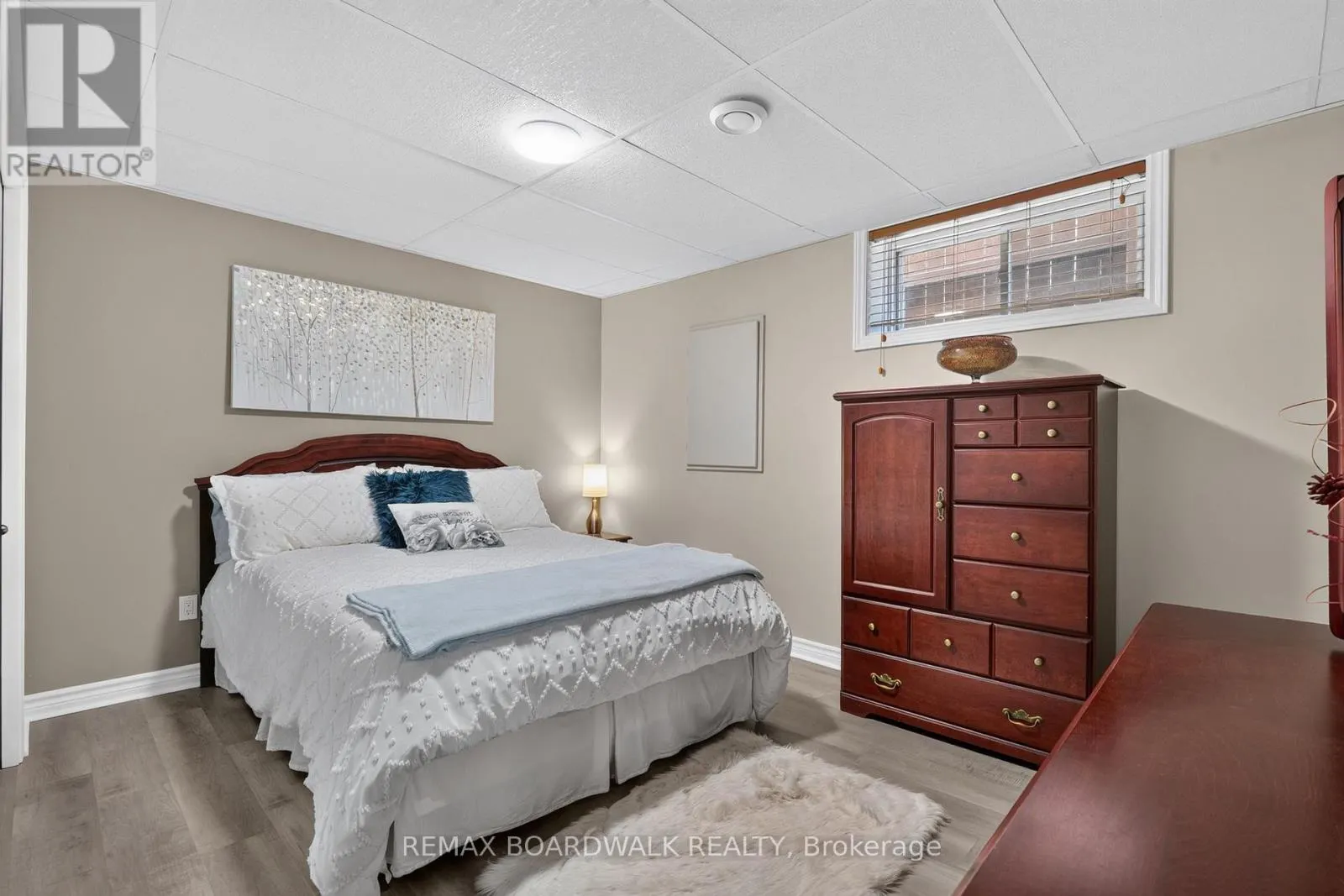 35 HONORE CRESCENT