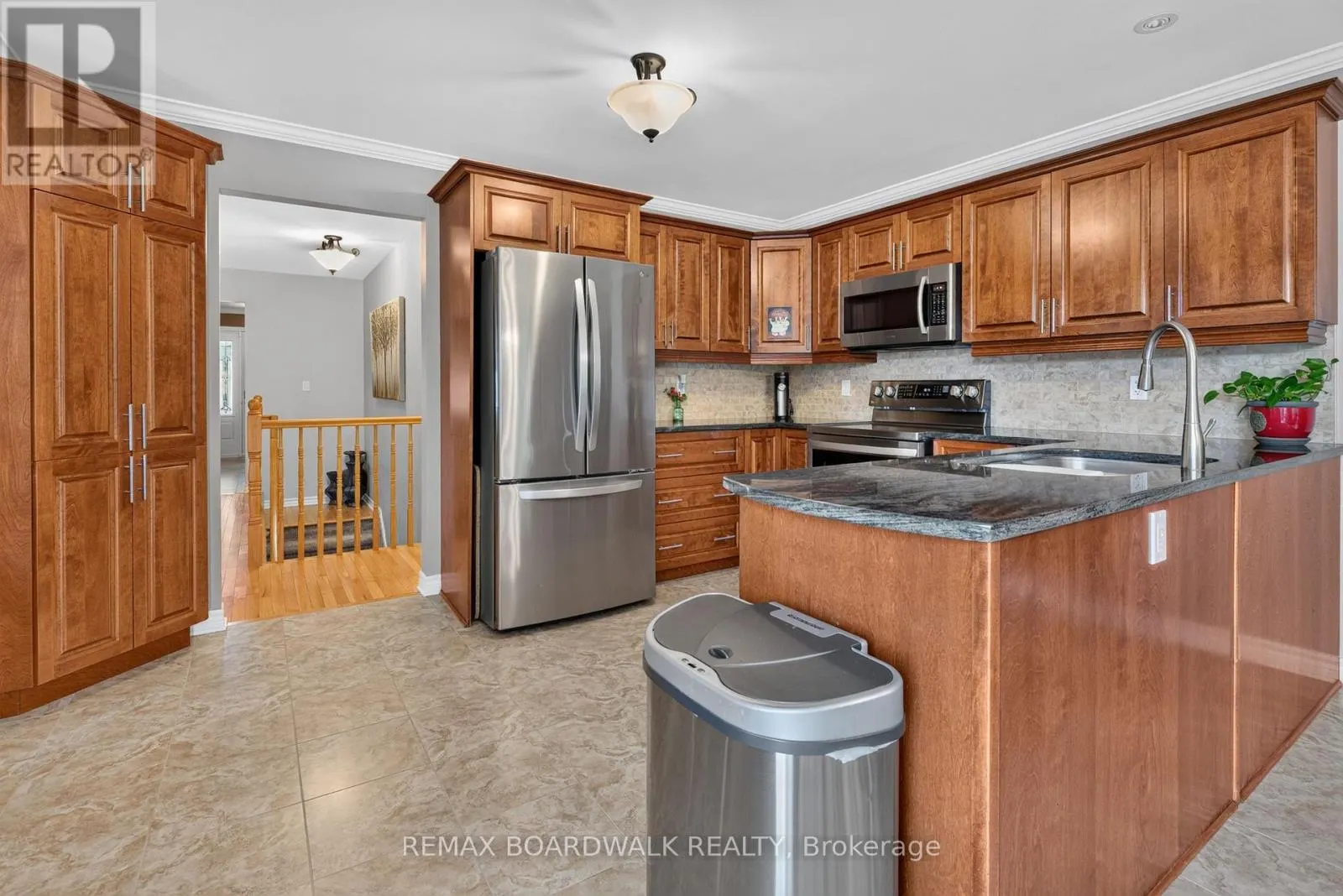 35 HONORE CRESCENT