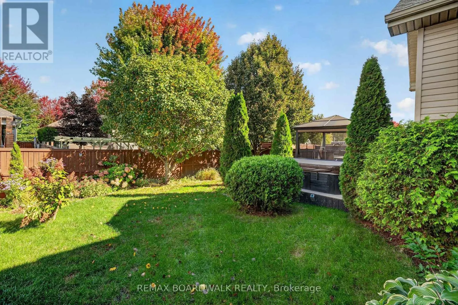 35 HONORE CRESCENT