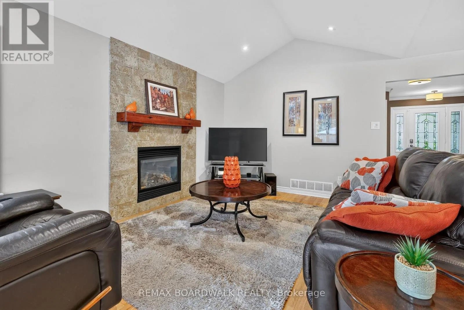 35 HONORE CRESCENT