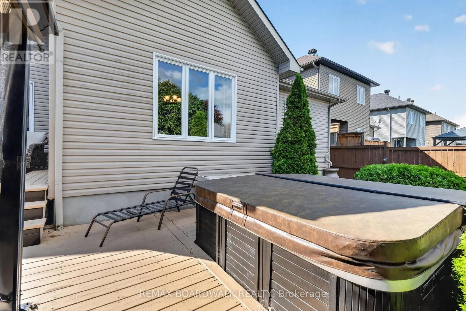 35 HONORE CRESCENT