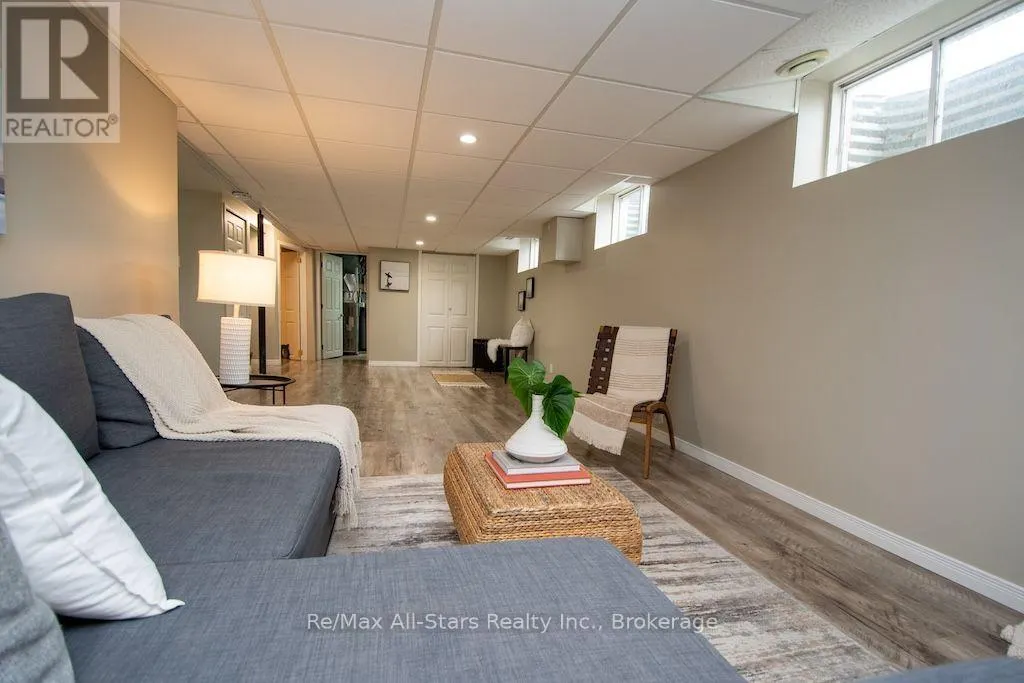 530 CENTRELINE ROAD