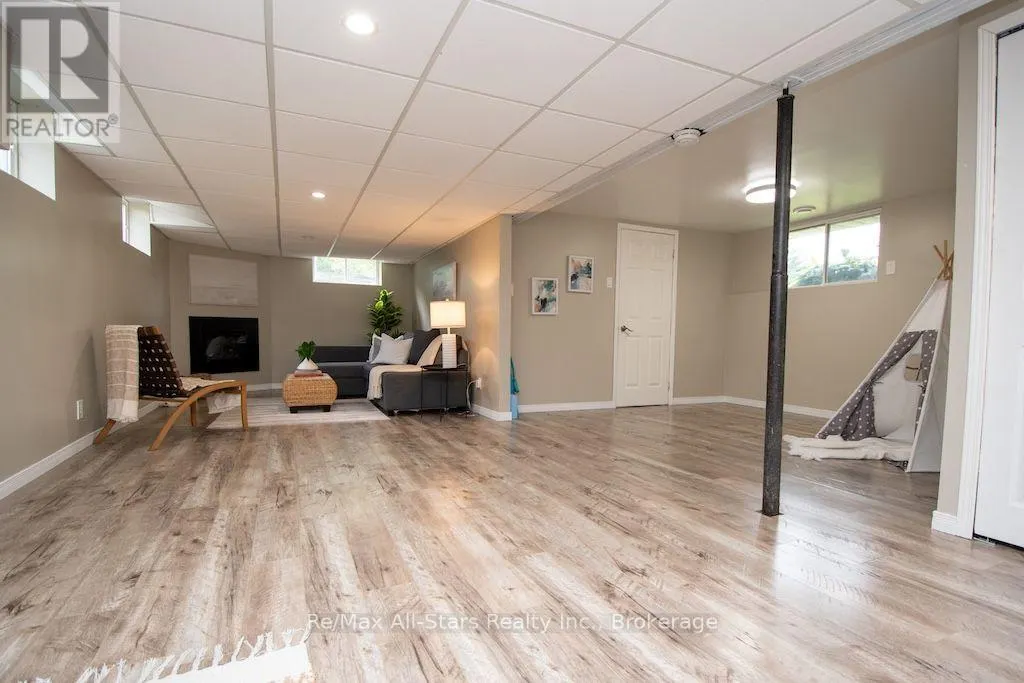 530 CENTRELINE ROAD