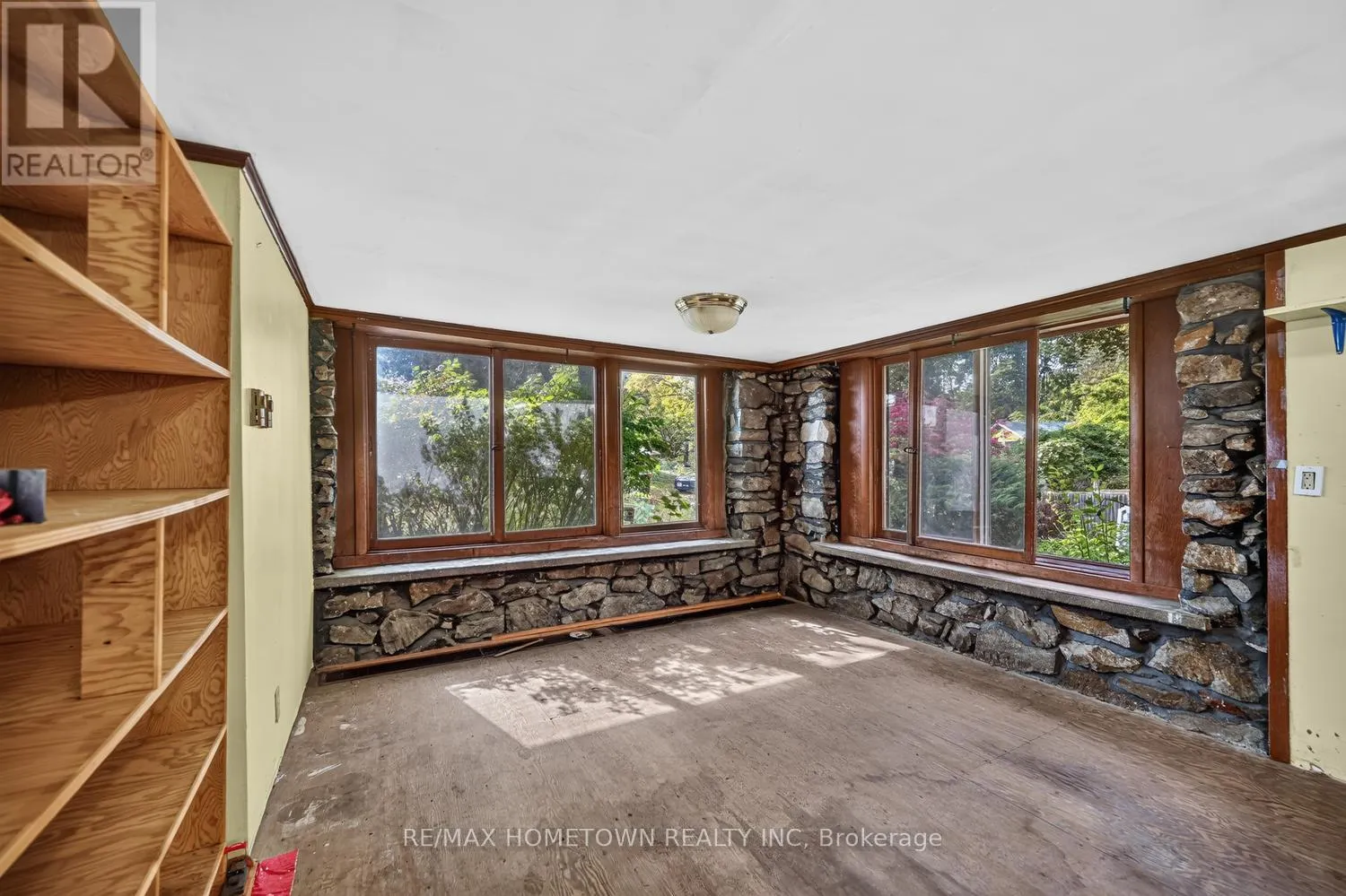 25 VANSTON ROAD