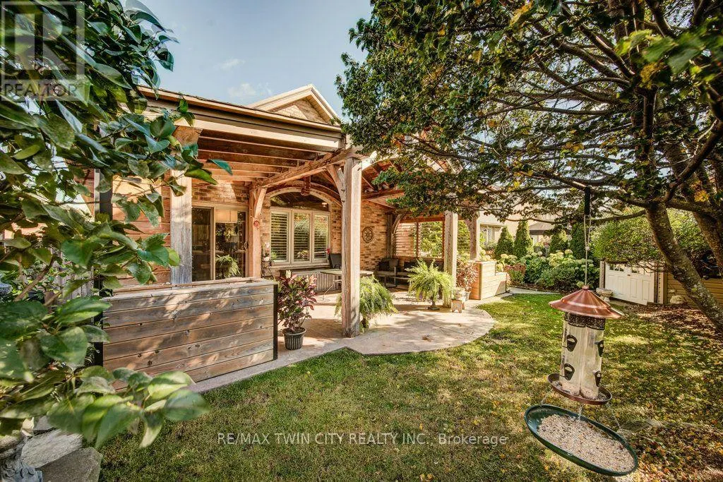27 CORAL GABLES CRESCENT