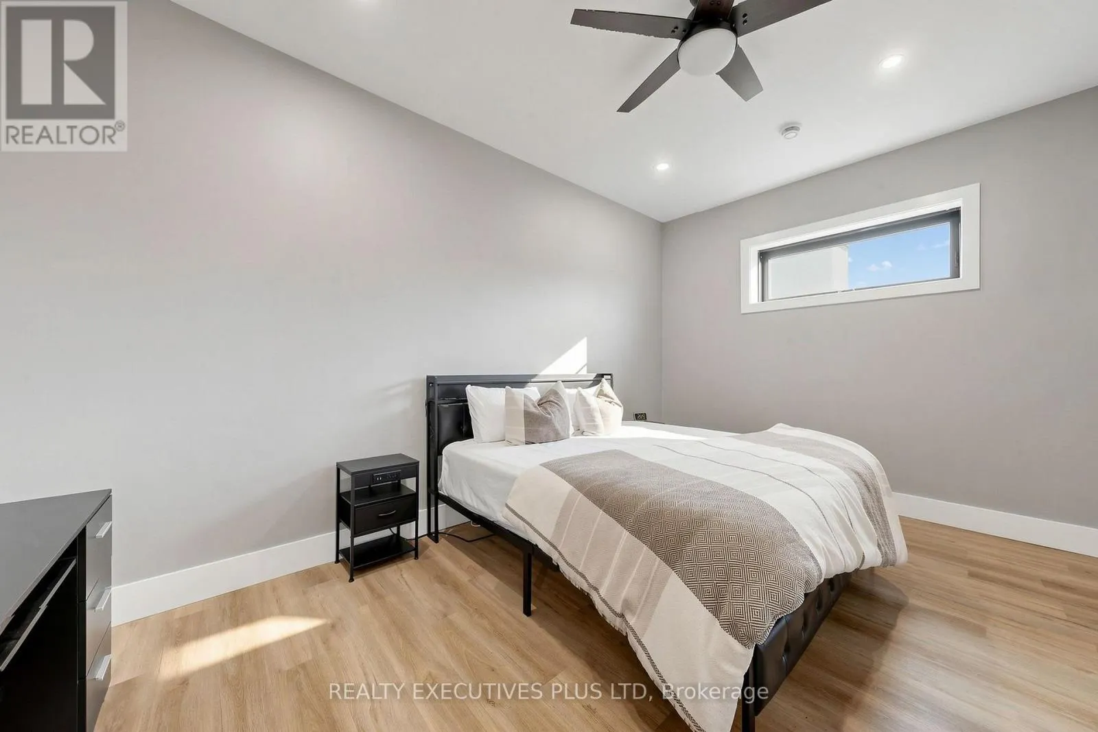 16 CAMBRAY ROAD
