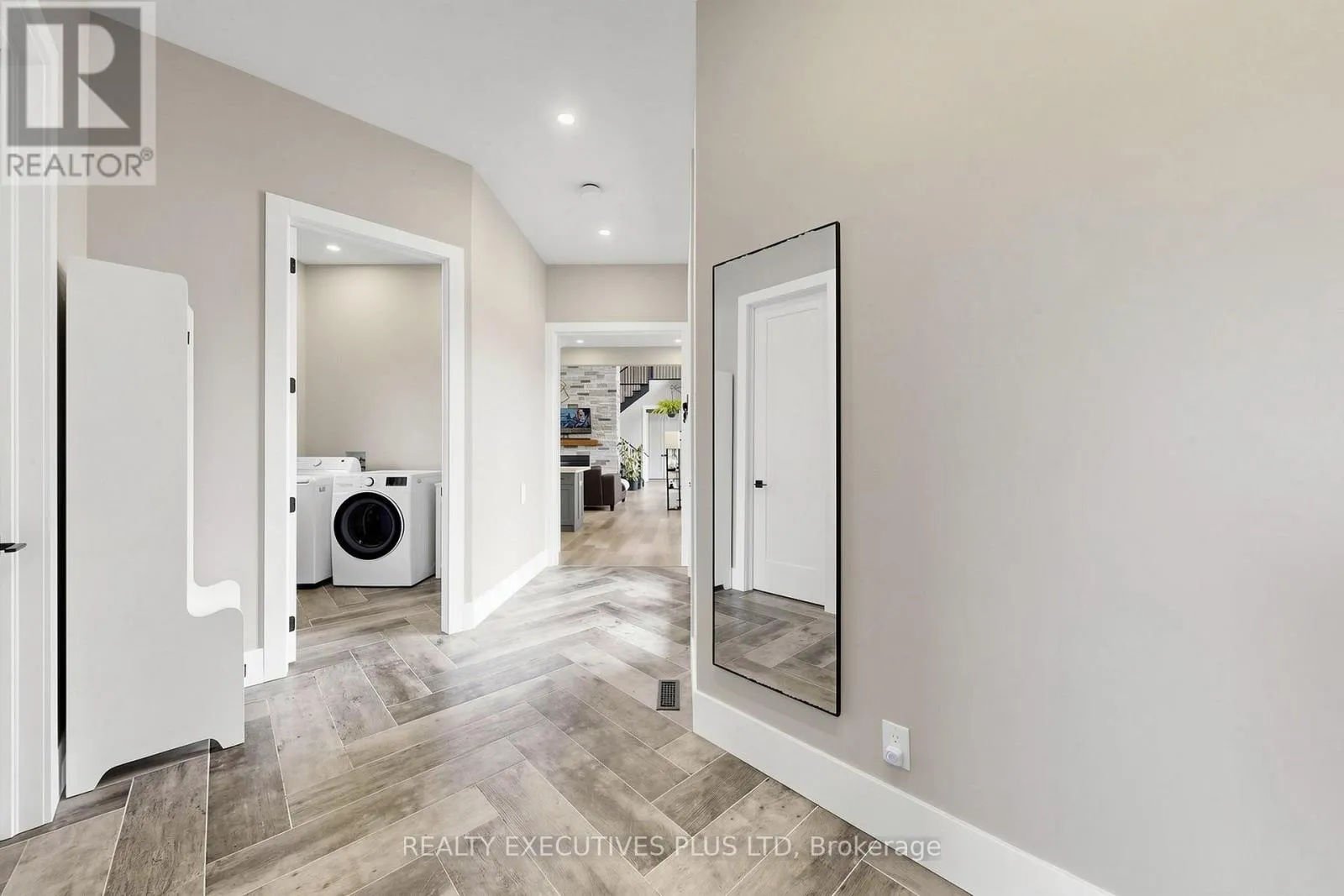 16 CAMBRAY ROAD