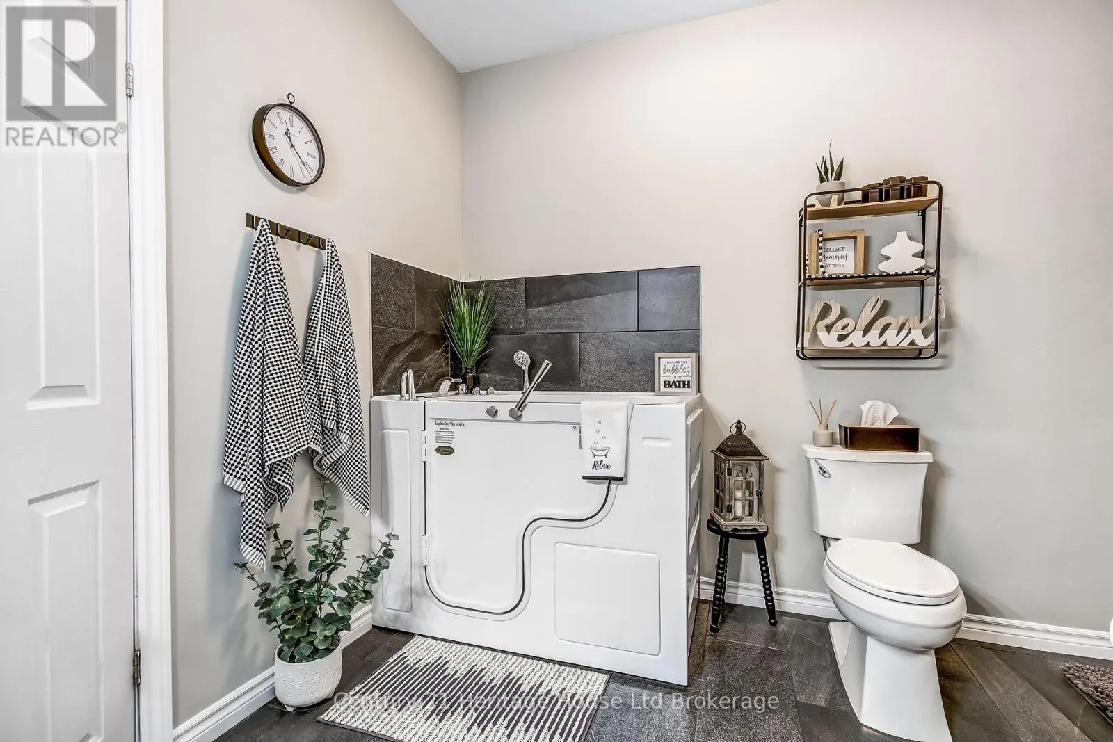 1 - 19 ANDERSON STREET #1