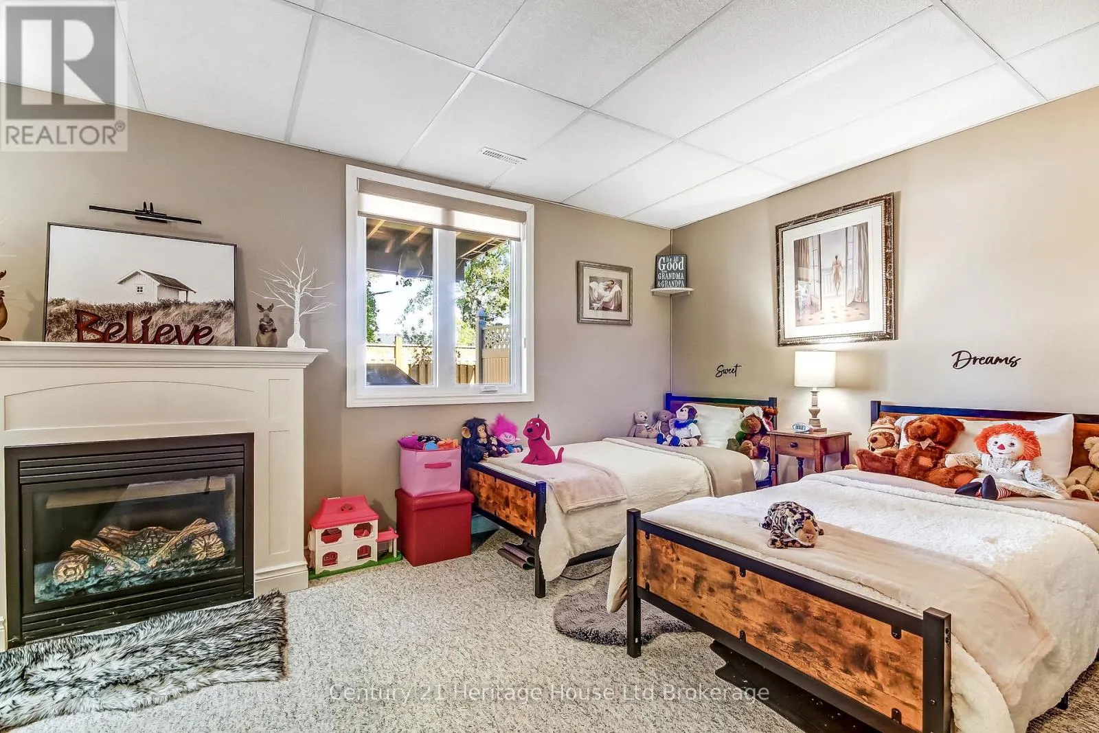 1 - 19 ANDERSON STREET #1