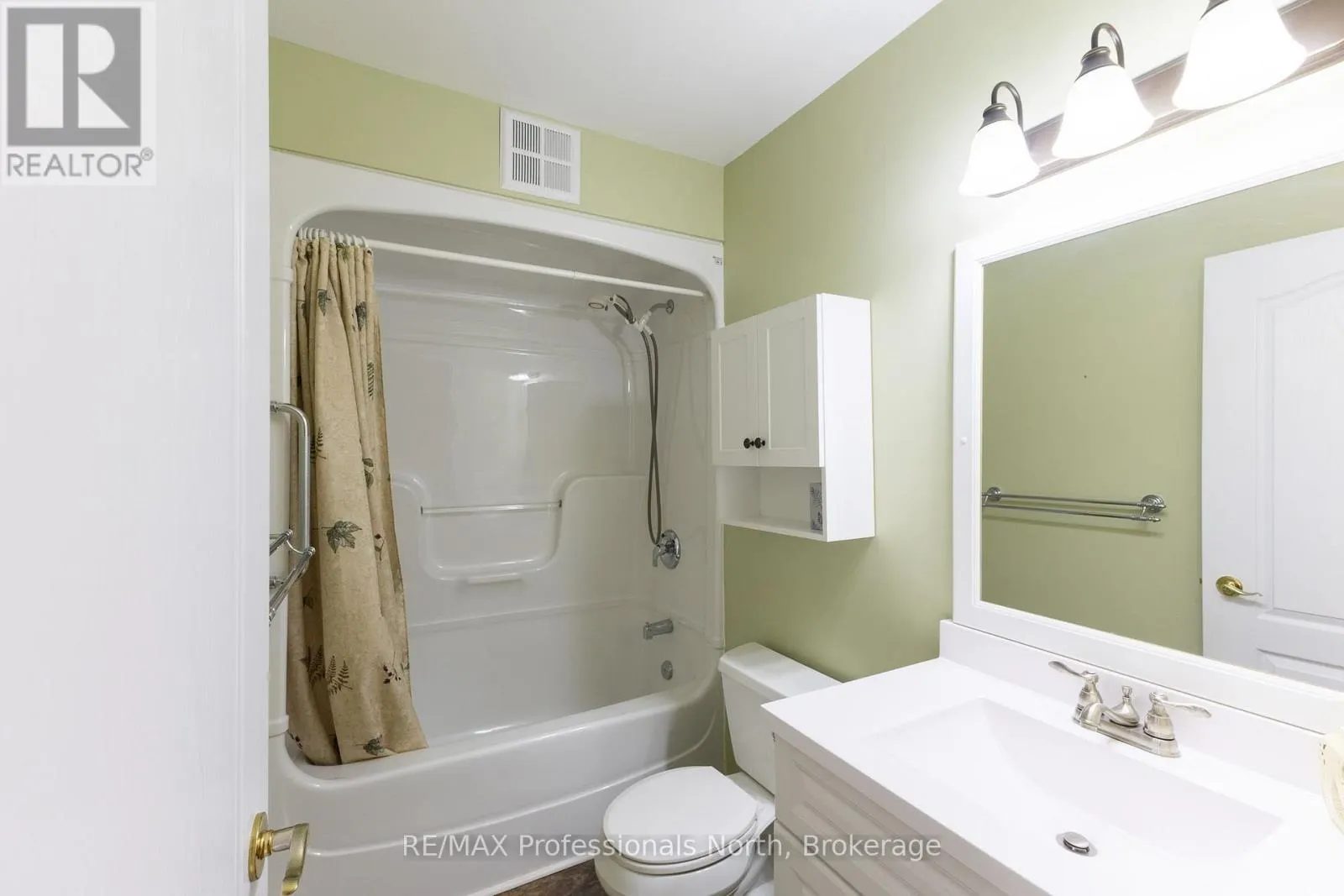 204 - 35 DAIRY LANE W #204
