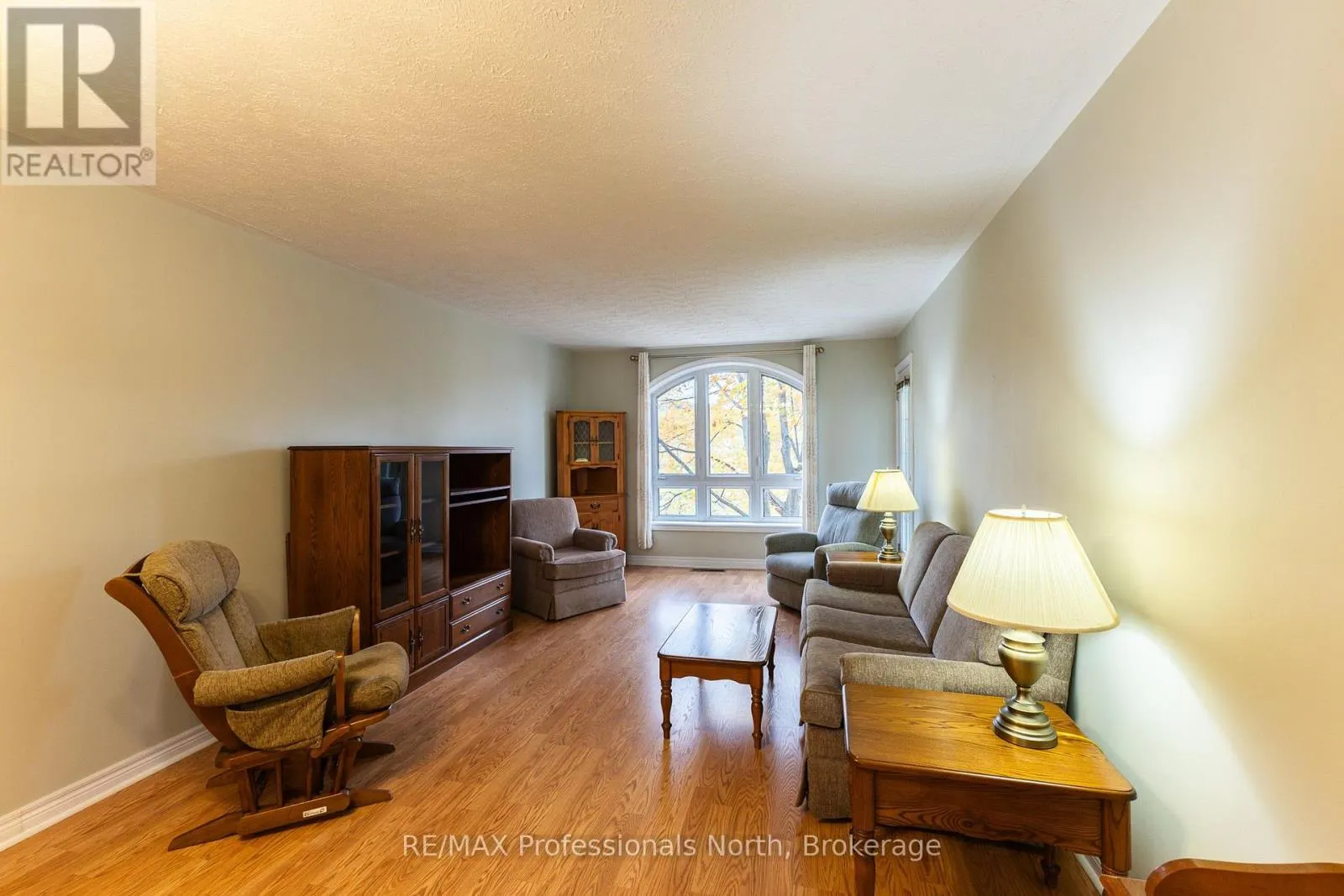 204 - 35 DAIRY LANE W #204