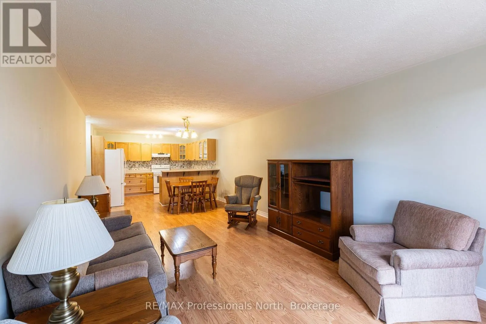 204 - 35 DAIRY LANE W #204