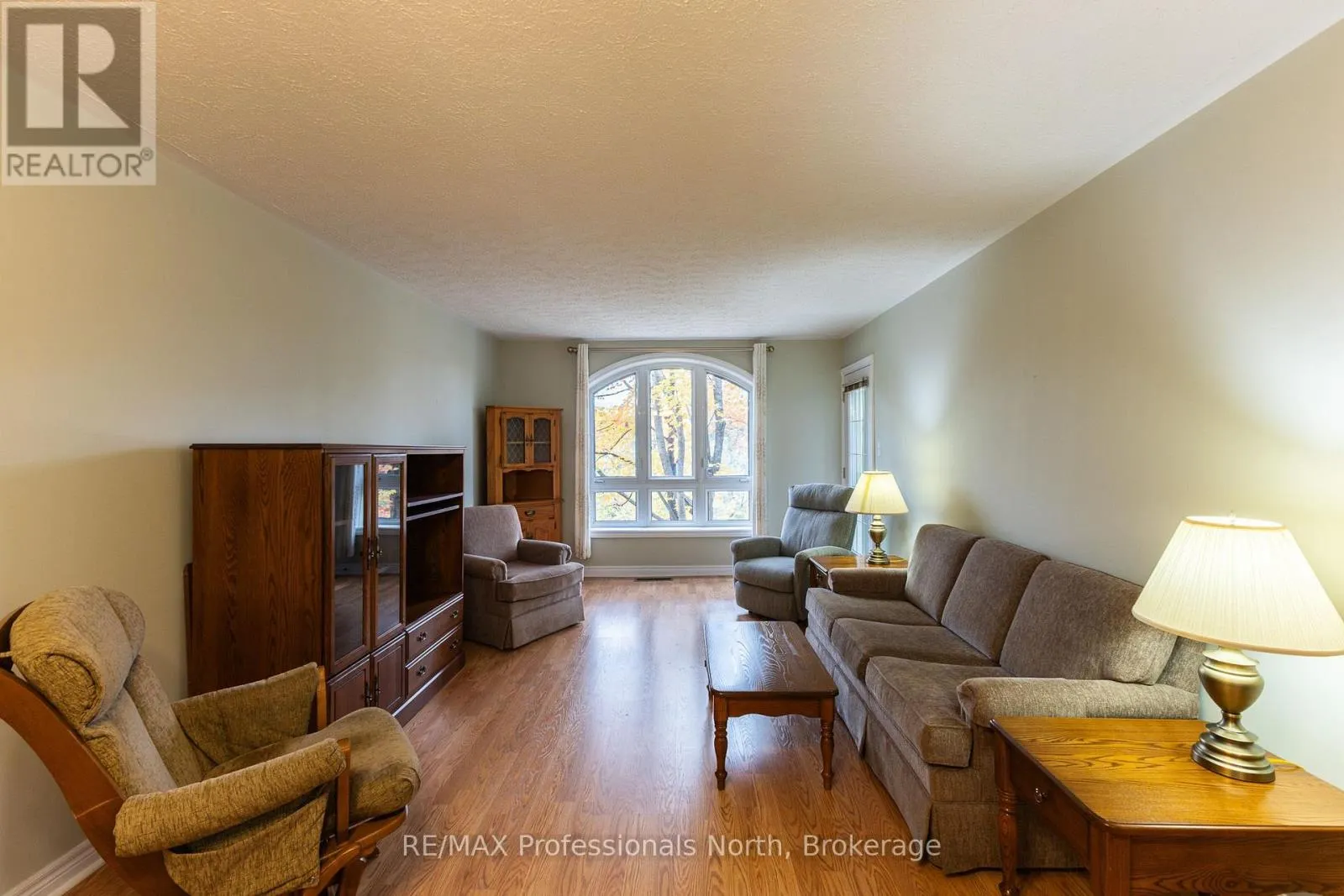 204 - 35 DAIRY LANE W #204