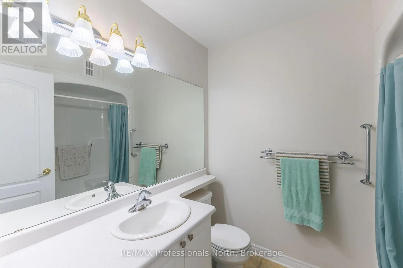 204 - 35 DAIRY LANE W #204