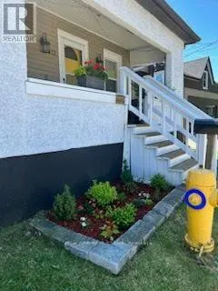 212 NIAGARA STREET