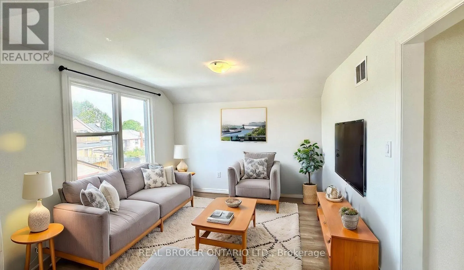 UPPER - 301 WALLACE AVE AVENUE S