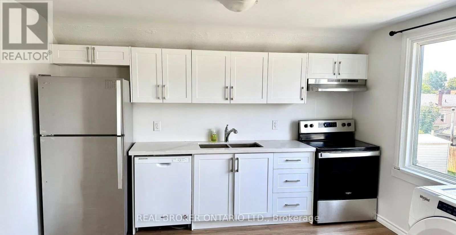 UPPER - 301 WALLACE AVE AVENUE S
