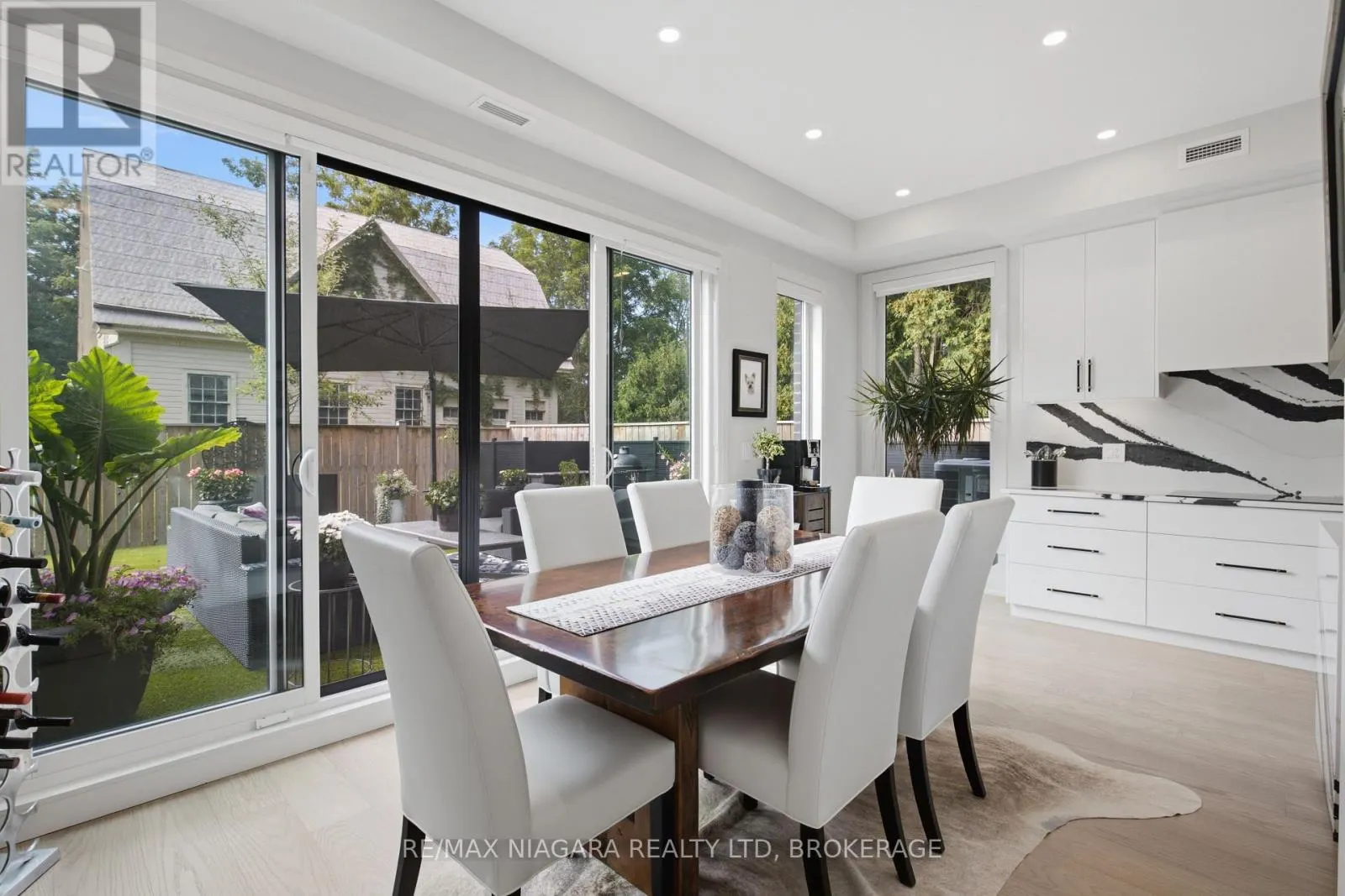 1 - 1397 YORK ROAD #1