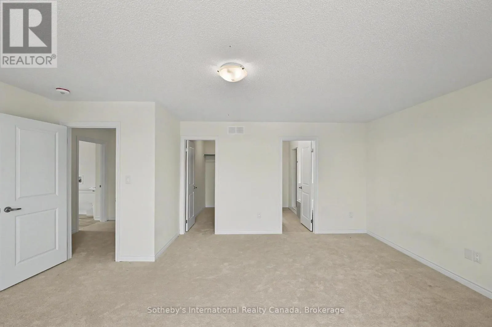 9 HILLCROFT WAY