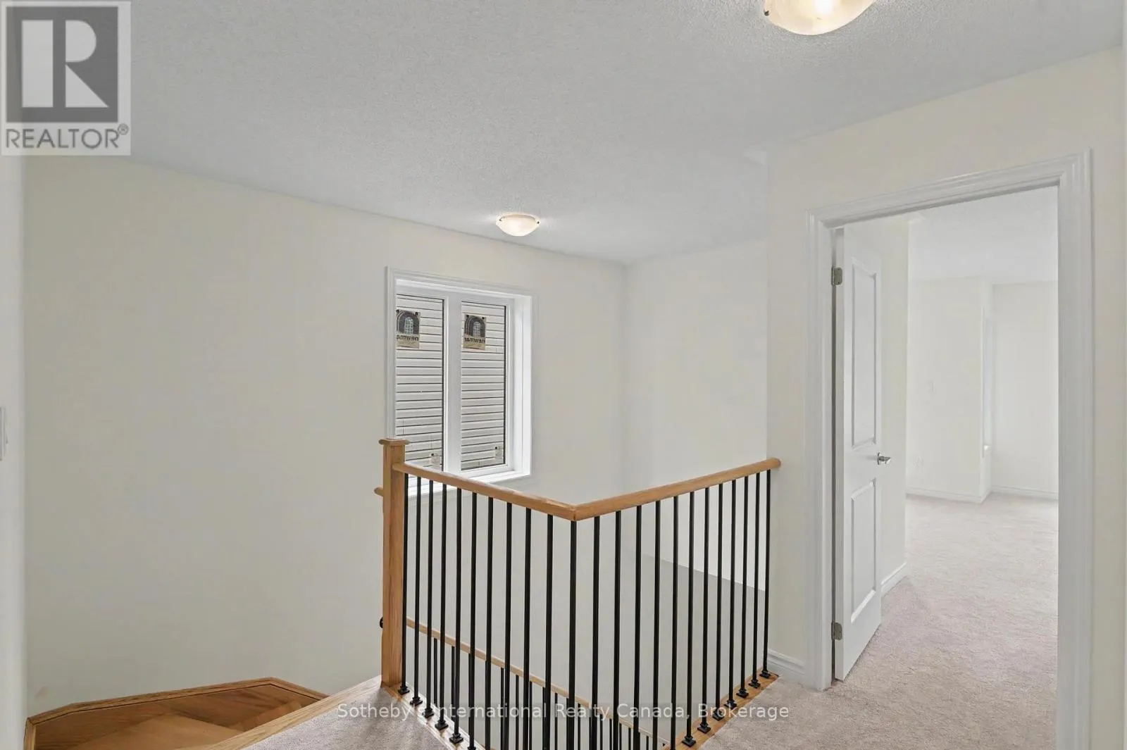 12 HILLCROFT WAY