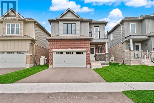 12 HILLCROFT WAY