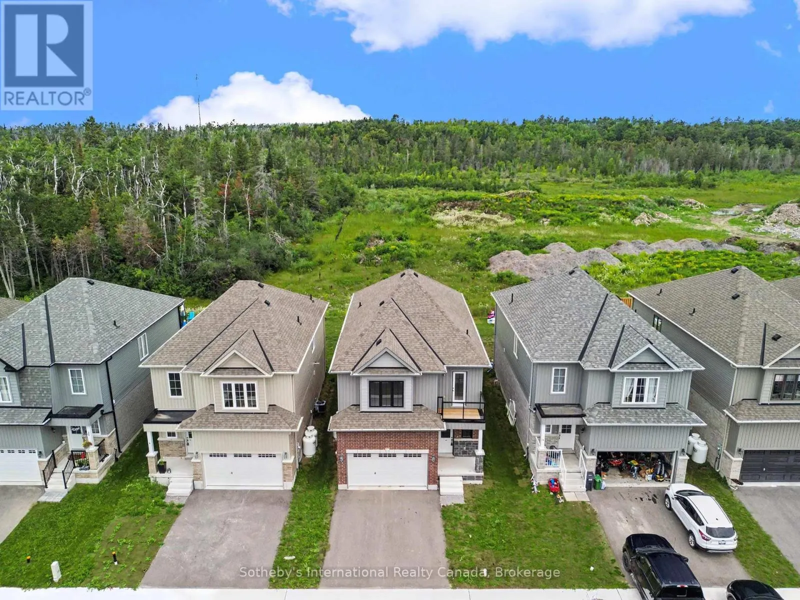 12 HILLCROFT WAY