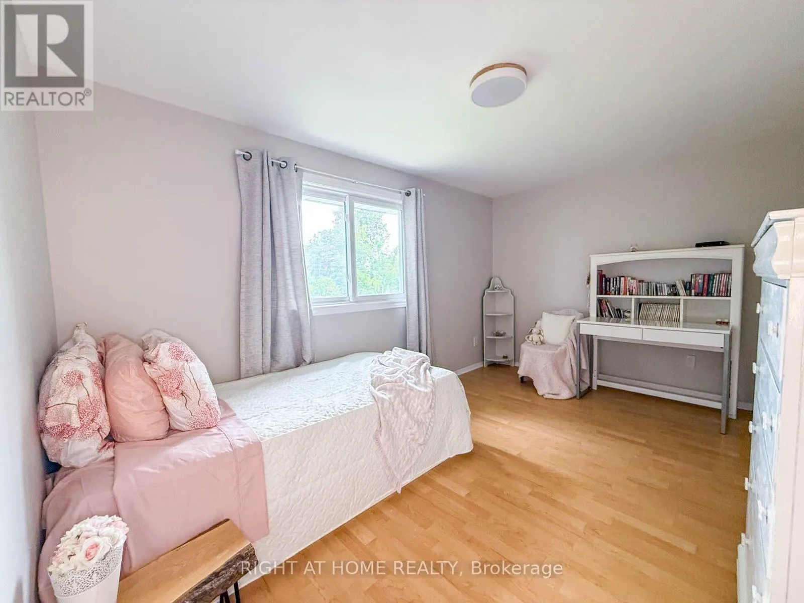 2623 KAYMAR CRESCENT