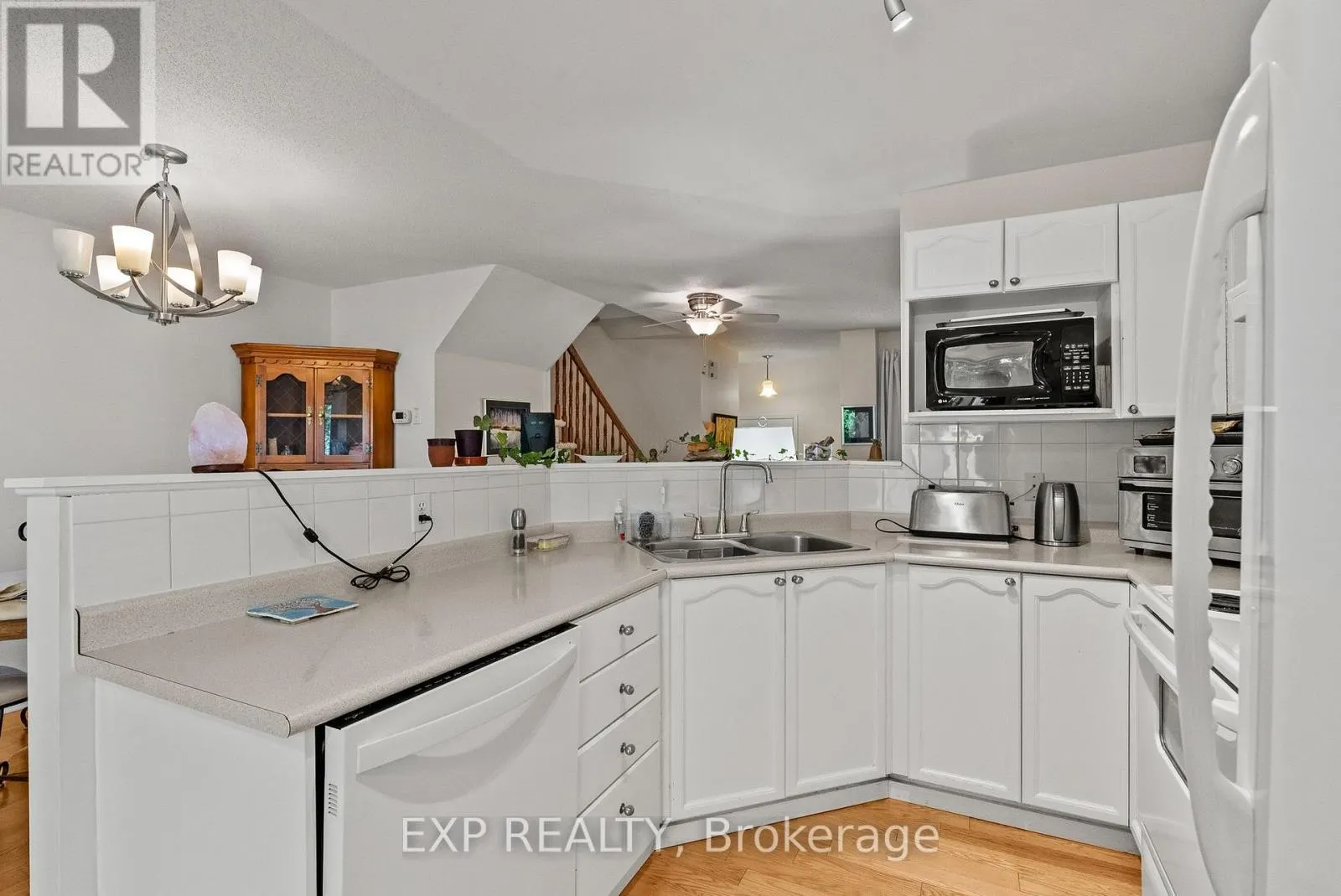 534 LAWLER CRESCENT