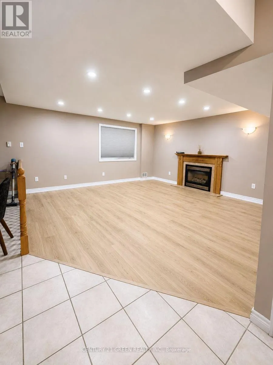 LOWER - 17 JEAN ANDERSON CRESCENT