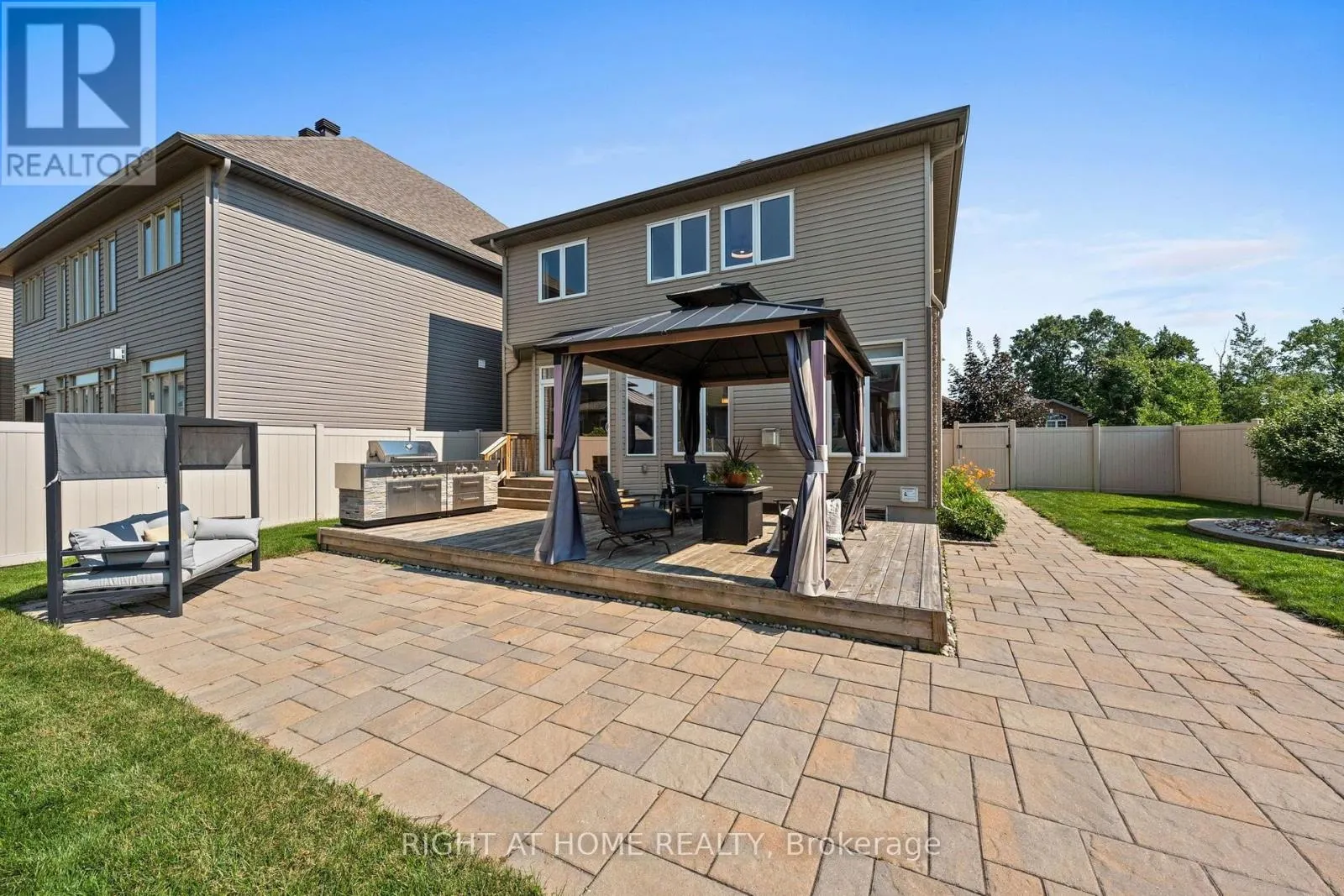 525 PEERLESS STREET