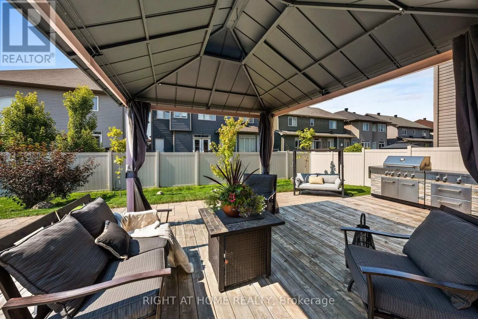 525 PEERLESS STREET