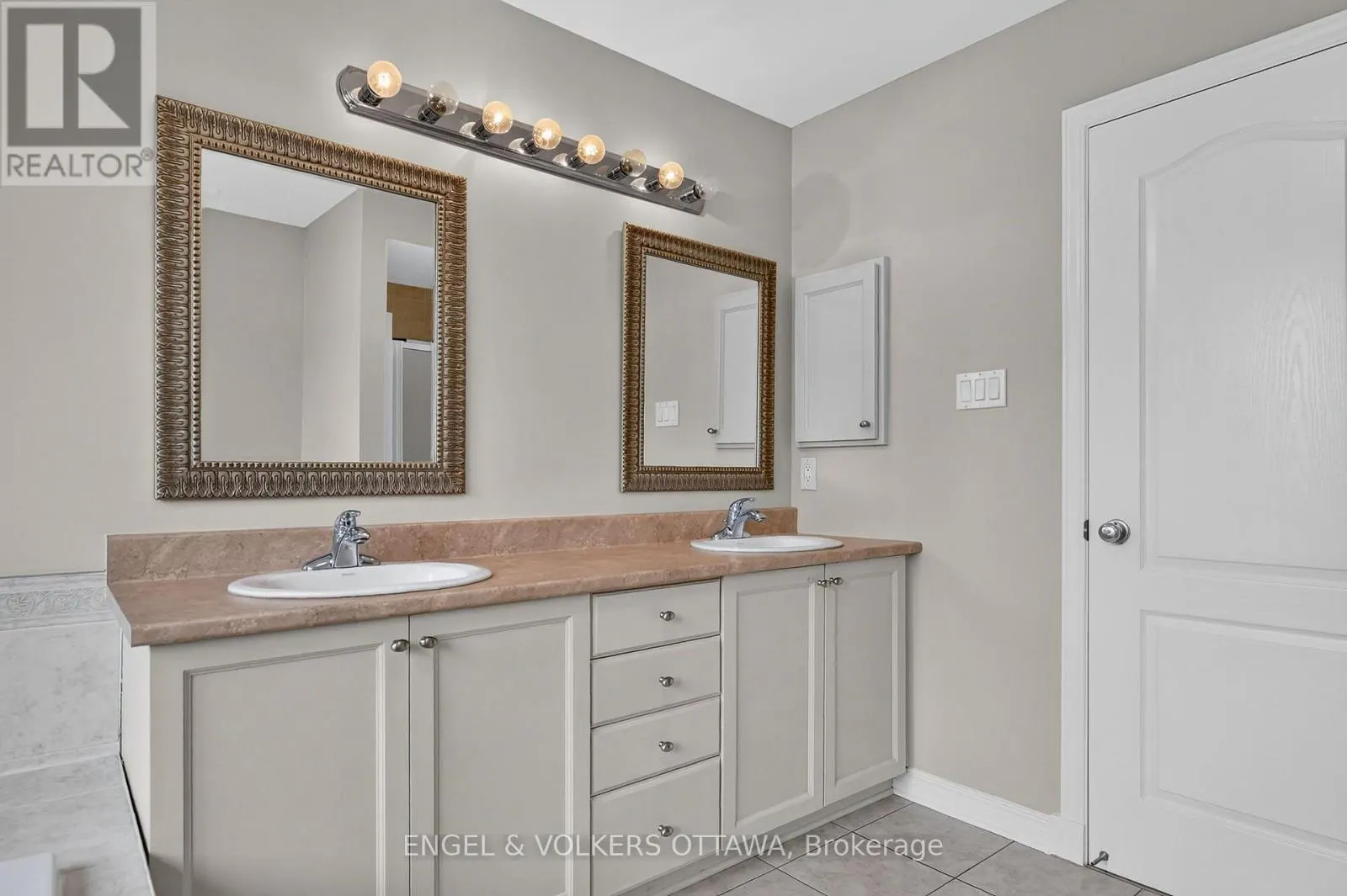 3759 TWIN FALLS PLACE