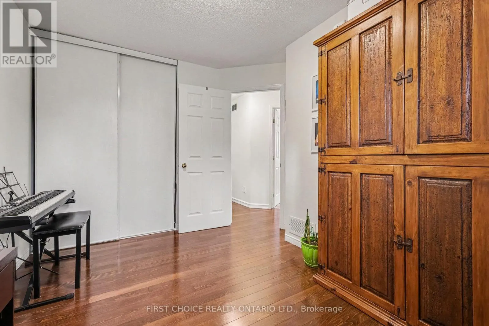 3412 DESCOTES CIRCLE