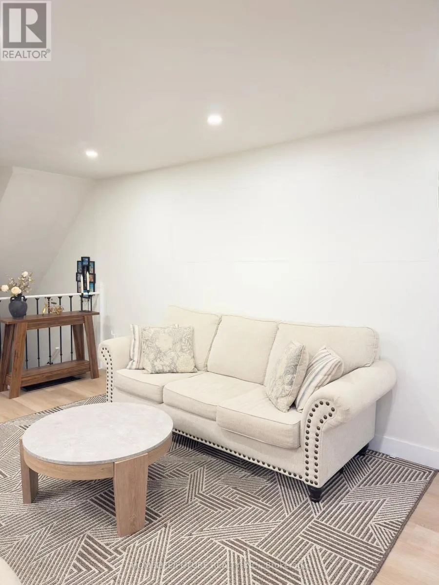 51 - 51 PAULANDER DRIVE