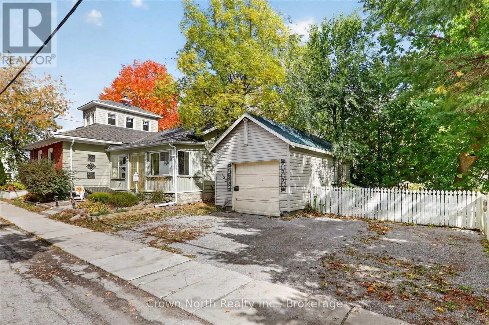132 GLENGARRY ROAD