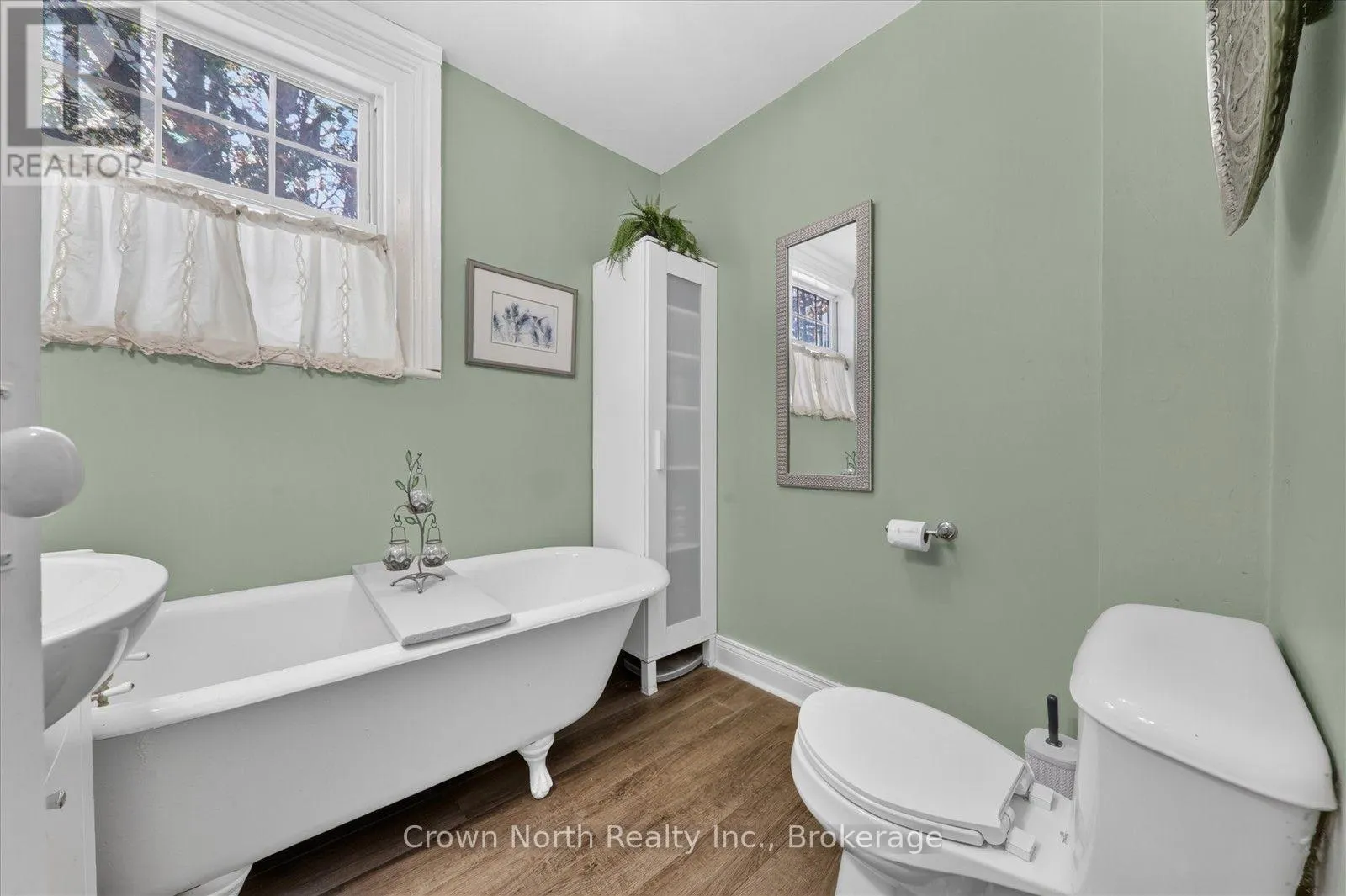 132 GLENGARRY ROAD