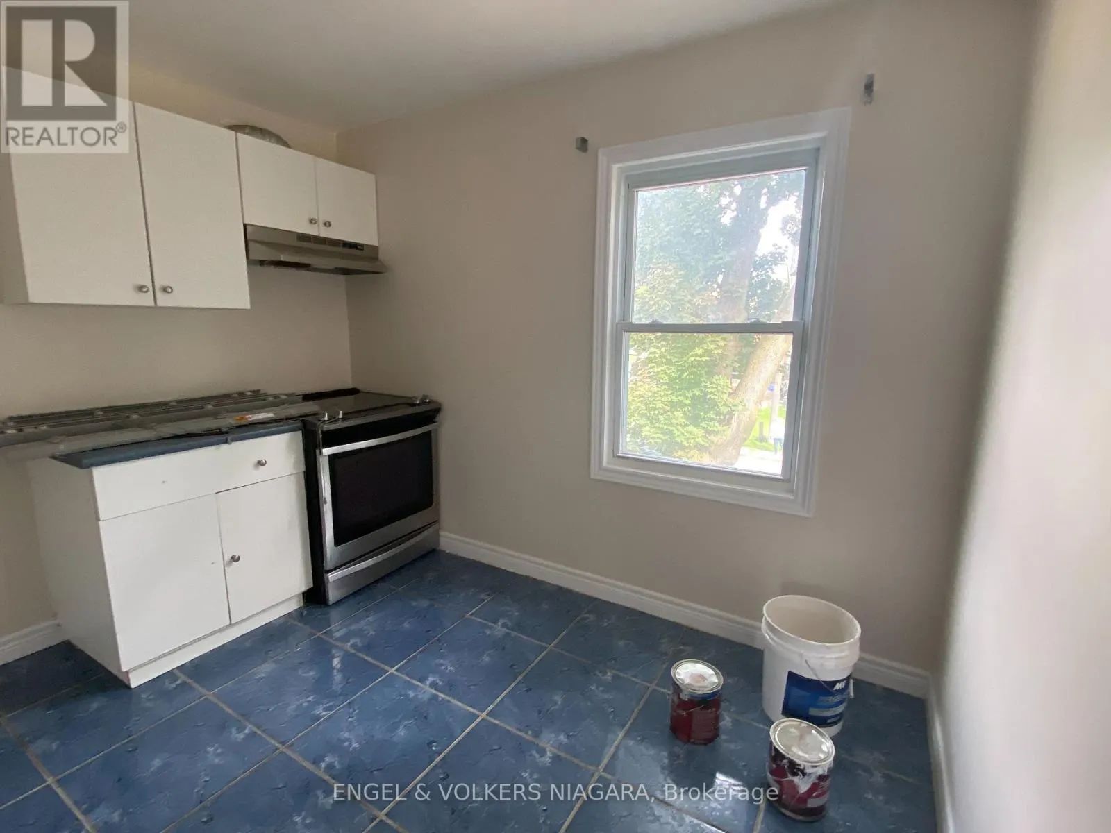 2 - 5006 WILLMOTT STREET #2
