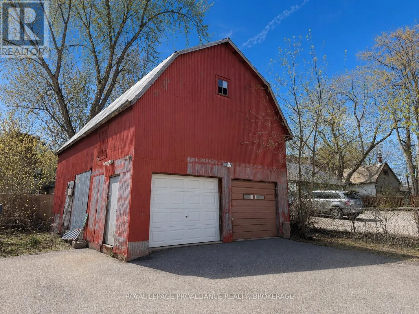 118 EAST STREET E
