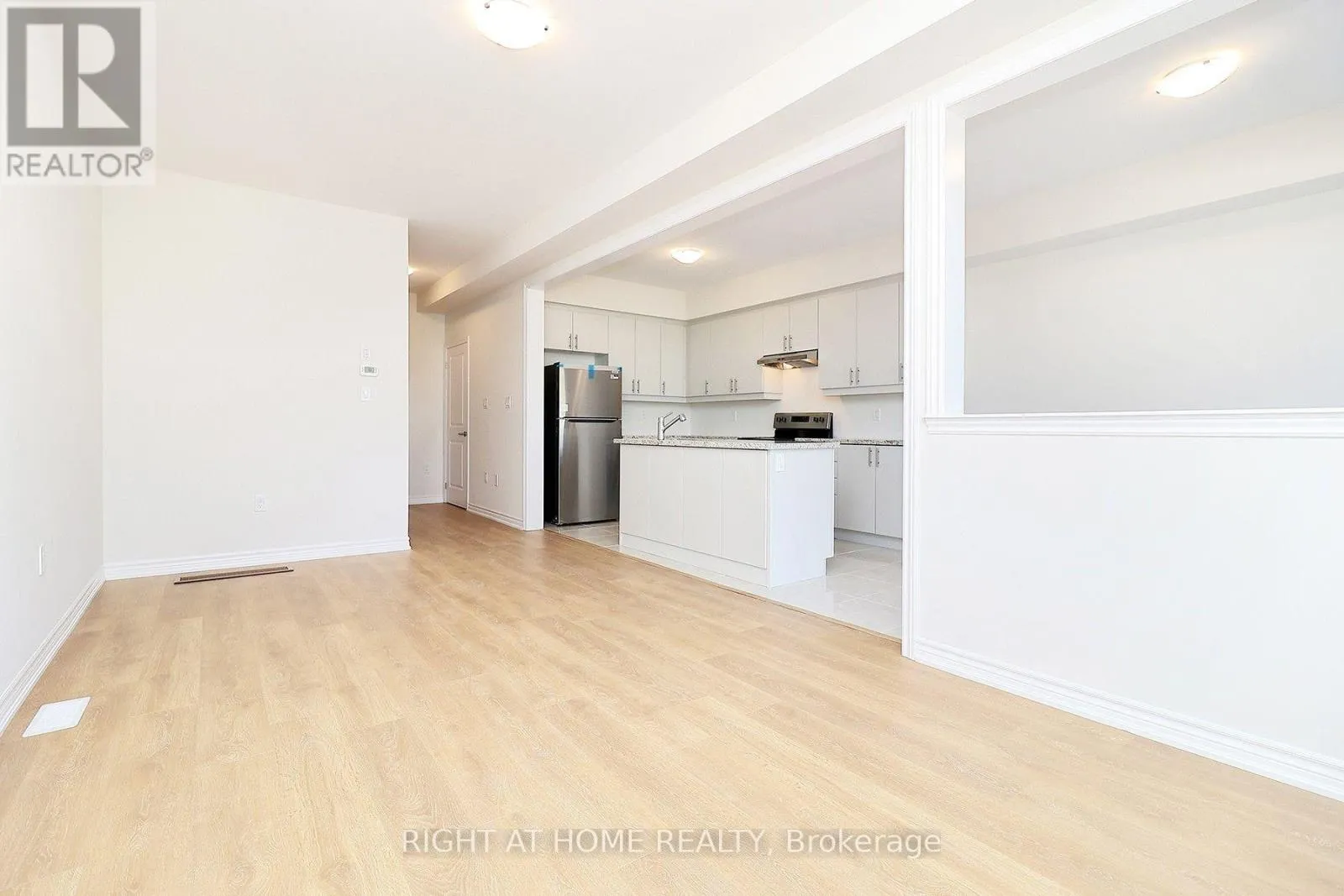 1052 PERIWINKLE CRESCENT