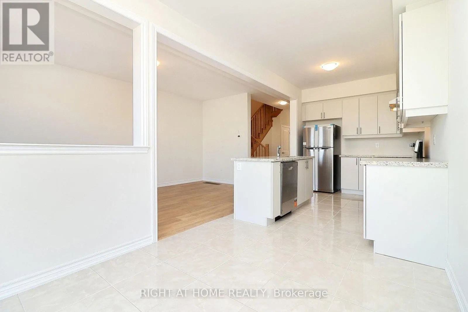 1052 PERIWINKLE CRESCENT