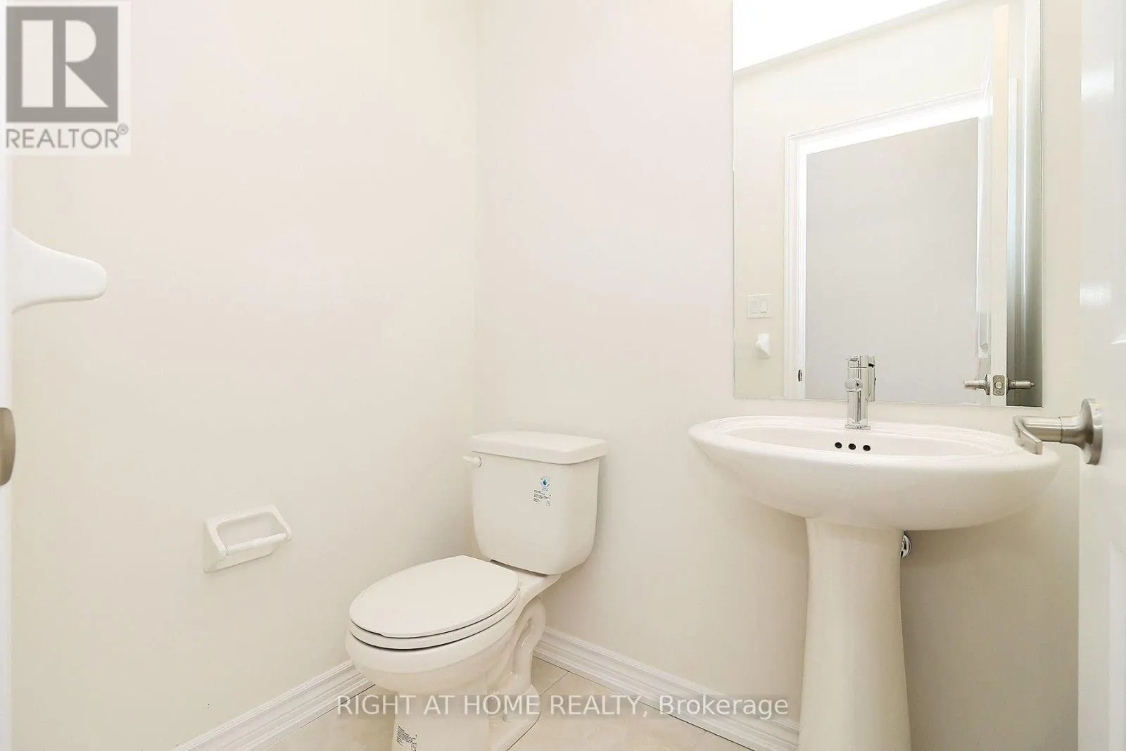 1052 PERIWINKLE CRESCENT