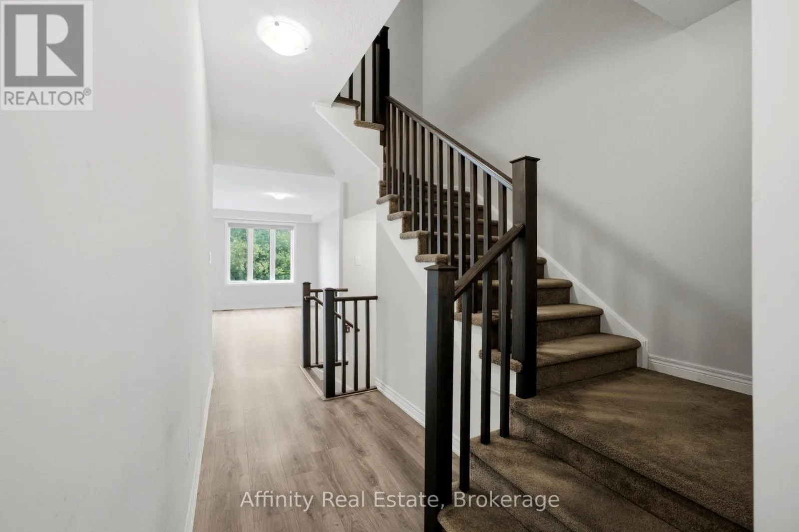 32 - 10 BIRMINGHAM DRIVE