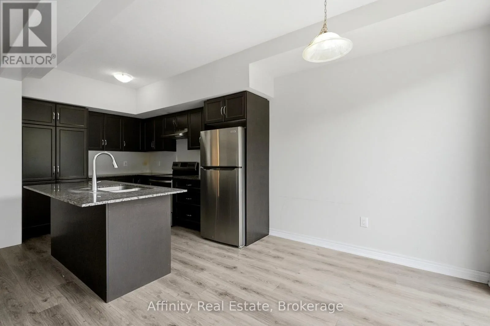 32 - 10 BIRMINGHAM DRIVE