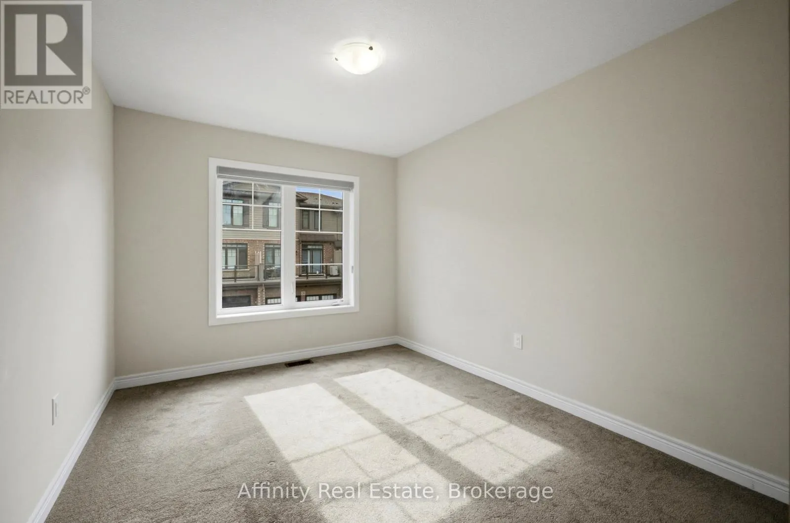32 - 10 BIRMINGHAM DRIVE