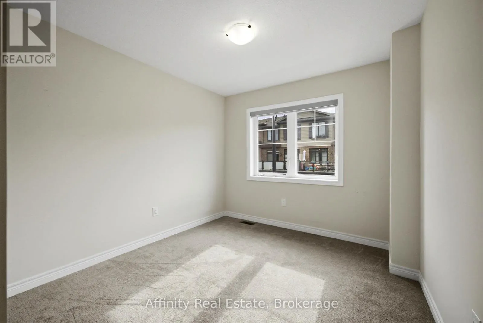 32 - 10 BIRMINGHAM DRIVE
