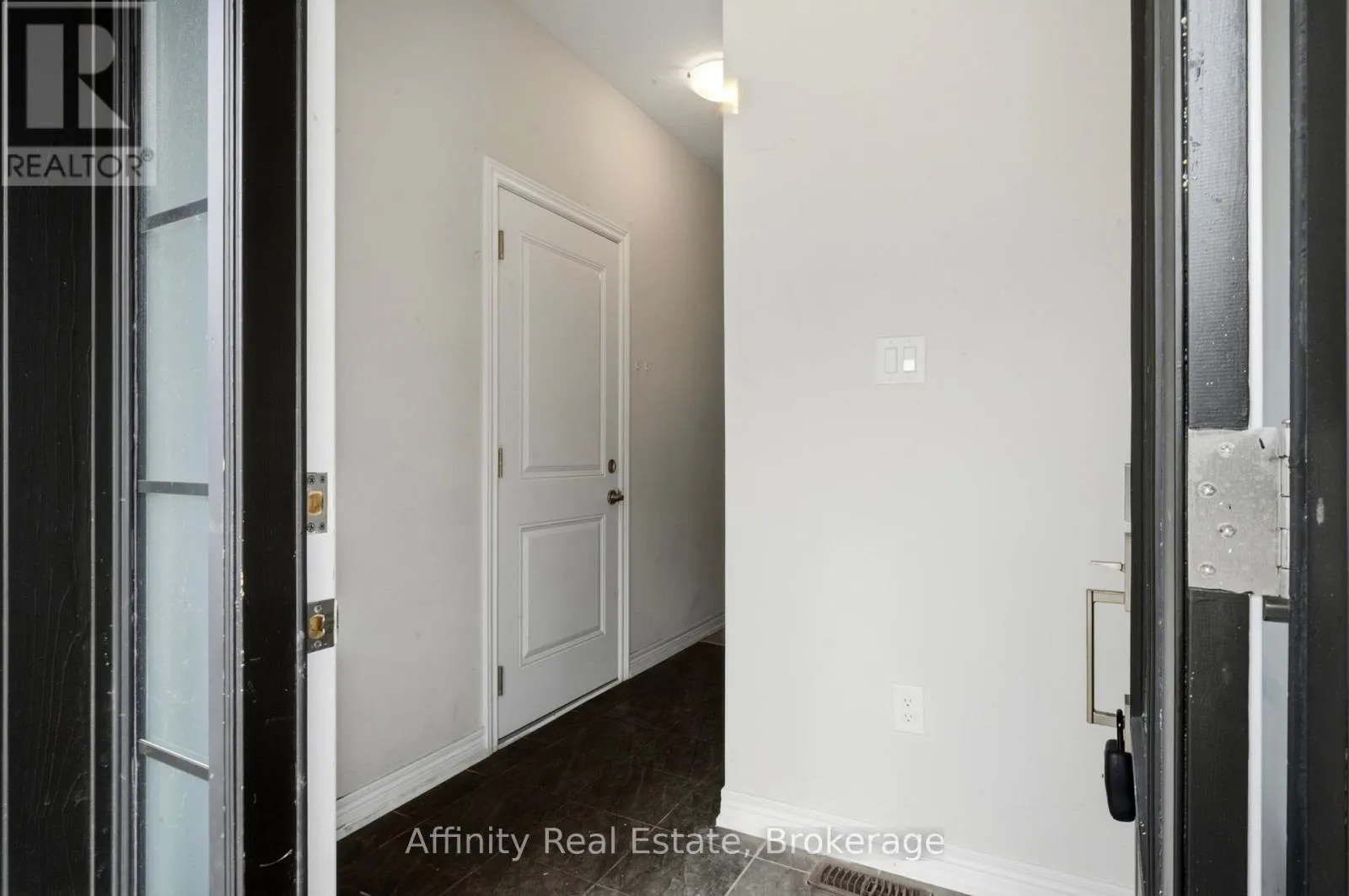 32 - 10 BIRMINGHAM DRIVE