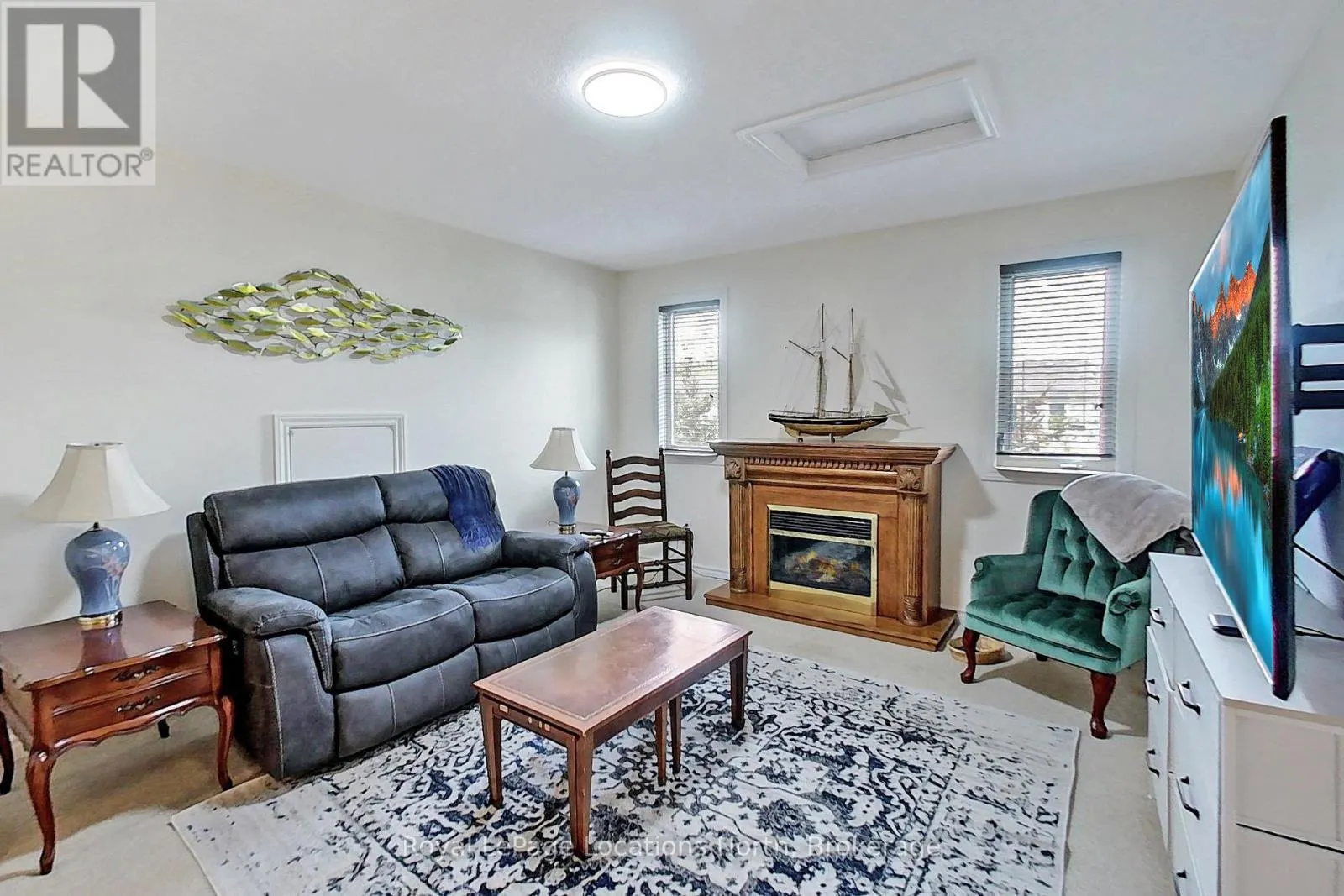8 RUSSETT DRIVE