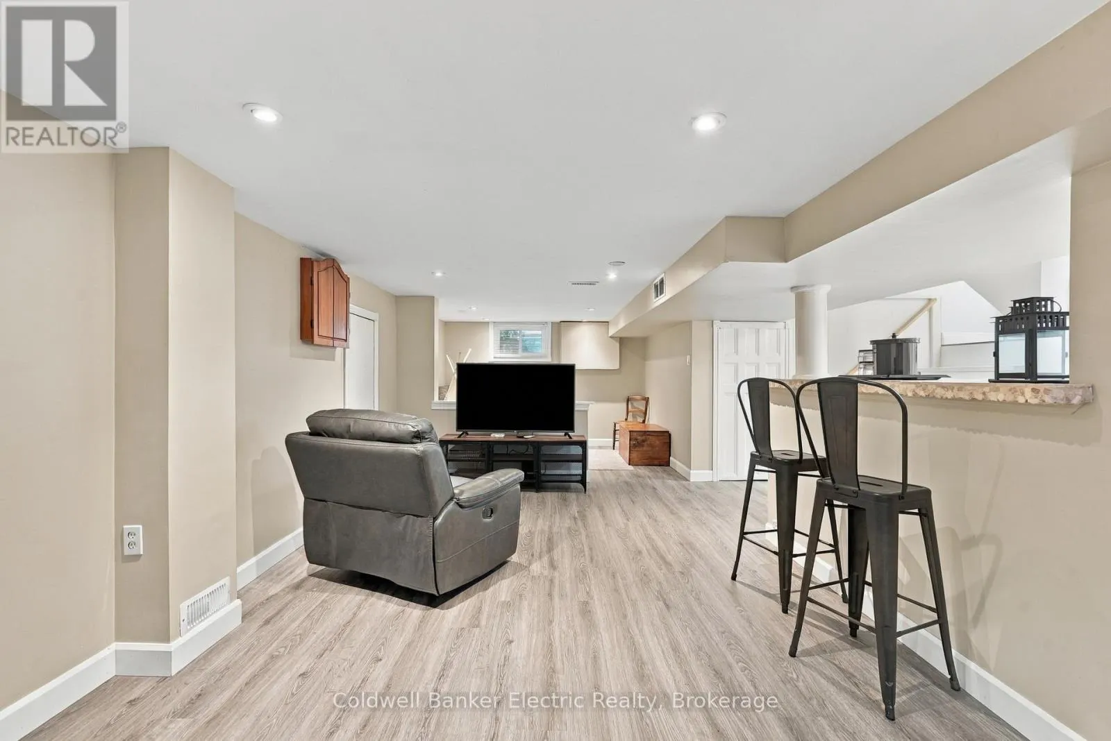 13 COVERDALE AVENUE