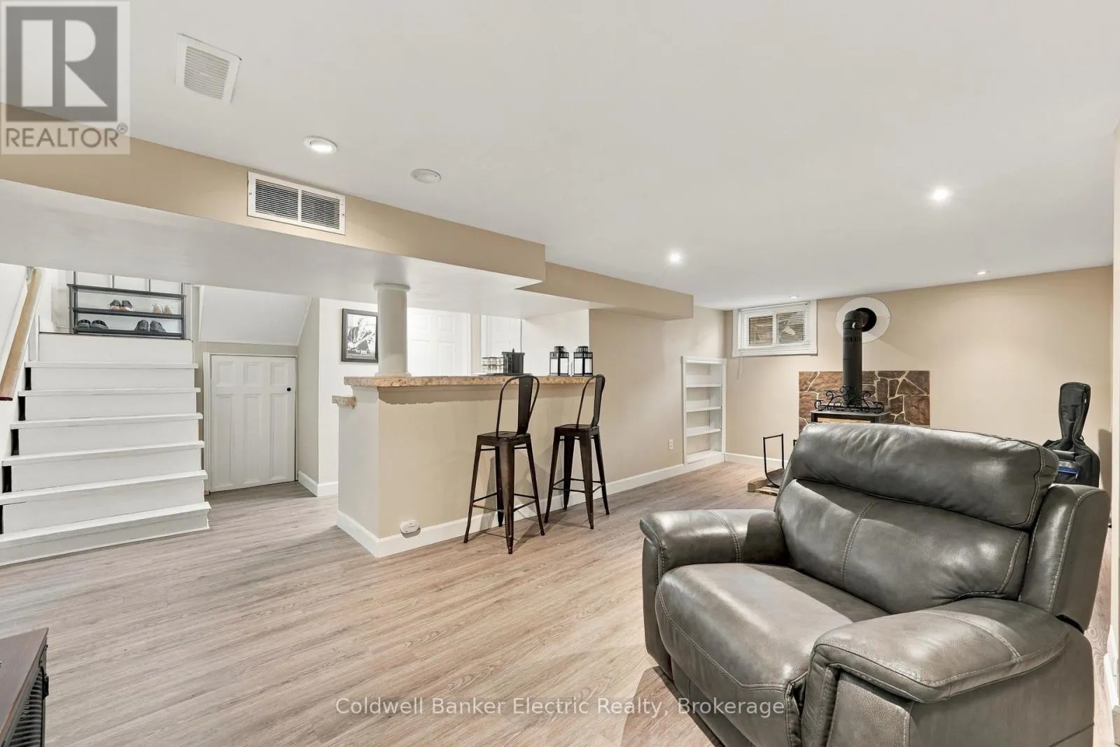 13 COVERDALE AVENUE